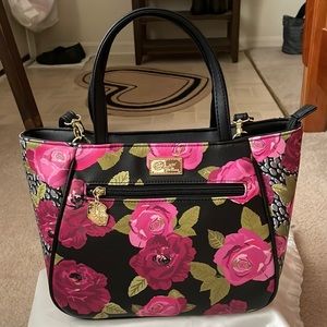BRAND NEW, NEVER CARRIED, “LUV BY BETSY JOHNSON PURSE/ CROSSBODY, SHOULDER TOTE